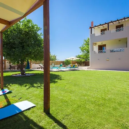 Aestas Residence, Refined Summer Retreat With Pool, By Thinkvilla Принос