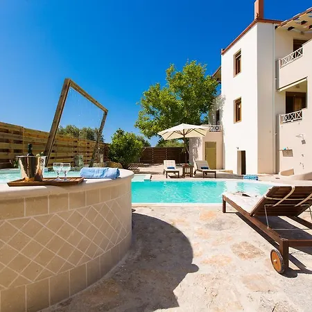 Aestas Residence, Refined Summer Retreat With Pool, By Thinkvilla Villa