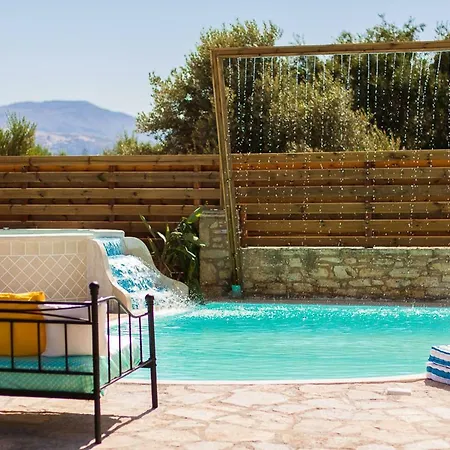 Aestas Residence, Refined Summer Retreat With Pool, By Thinkvilla Villa